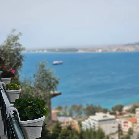 Mesaiz Lägenhet Vlorë