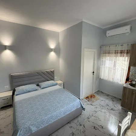 Mesaiz Lägenhet Vlorë