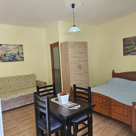Apartment Mesaiz Vlore