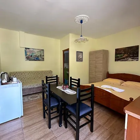 Mesaiz Apartment Vlore