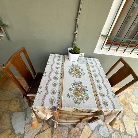 Apartment Mesaiz *