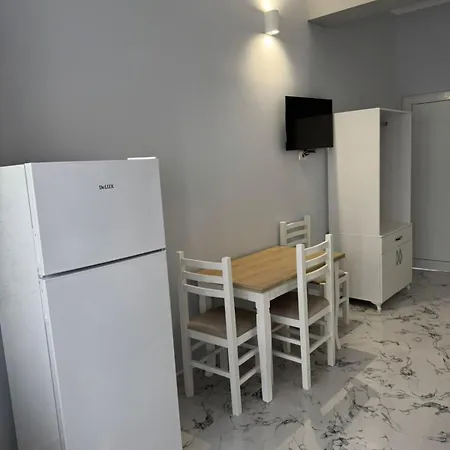 Mesaiz Appartamento Vlorë