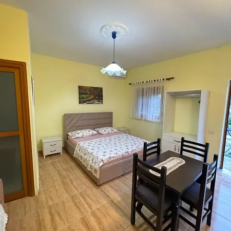 Mesaiz Lejlighed Vlorë